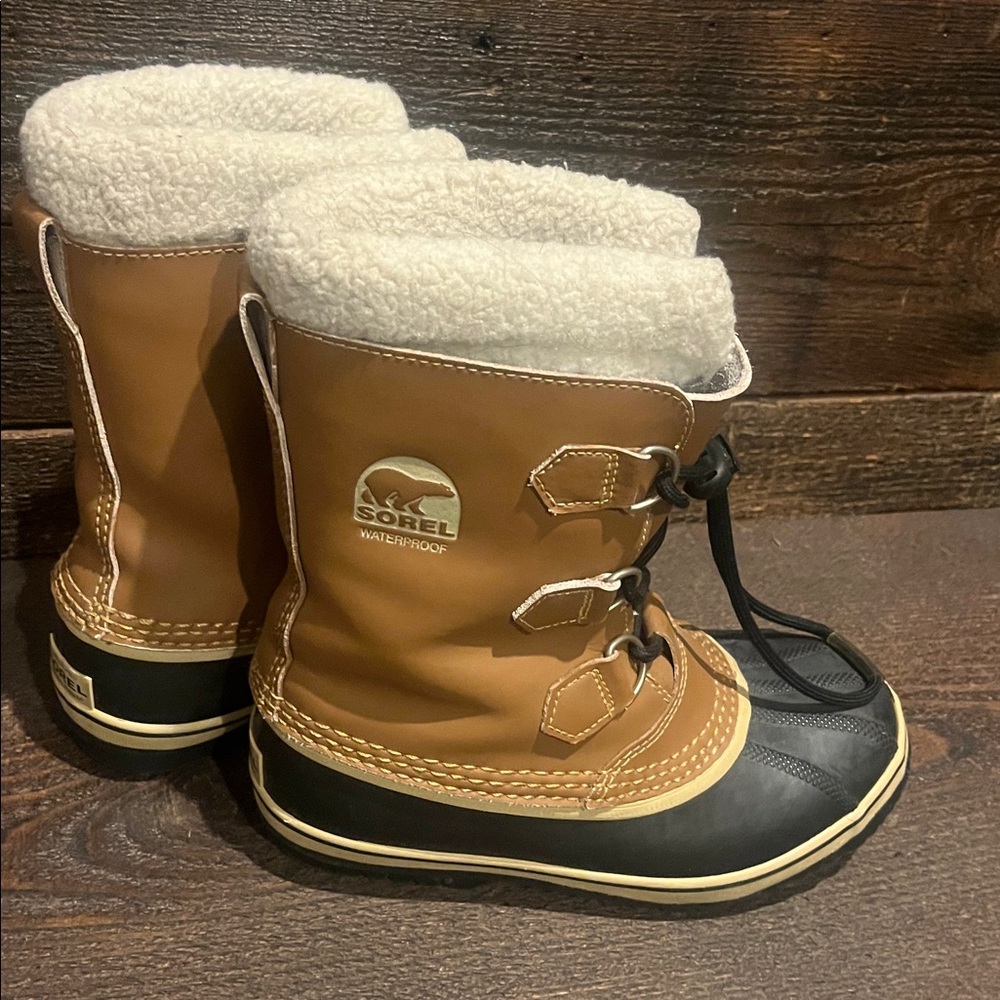 Sorel Black Winter Boots - Picture 2 of 7